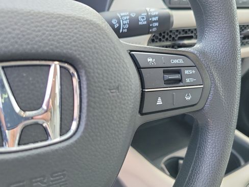 Used 2025 Honda HR-V LX image 24