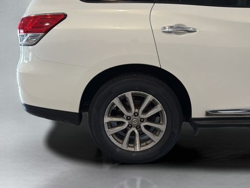 Used 2014 Nissan Pathfinder SL AWD/4WD image 34