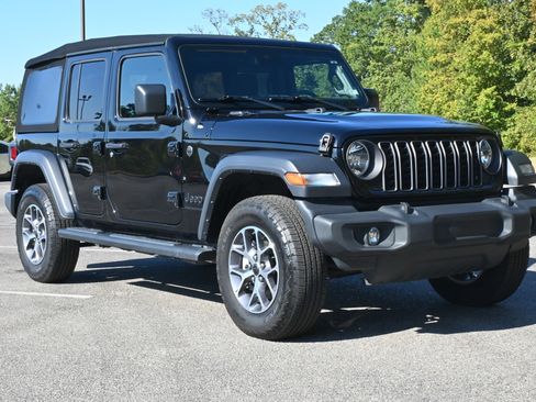Used 2024 Jeep Wrangler Sport S image 11
