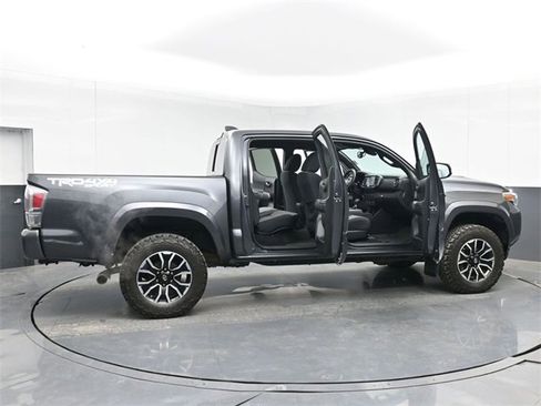 Used 2020 Toyota Tacoma TRD Sport w/ Blackout Package image 50