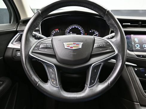 Used 2018 Cadillac XT5 Luxury w/ Driver Awareness Package AWD/4WD image 25