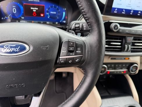 Used 2020 Ford Escape Titanium AWD/4WD image 22