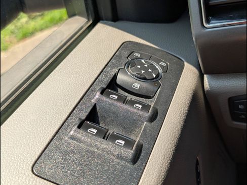 Used 2018 Ford F150 XLT w/ Equipment Group 301A Mid AWD/4WD image 11