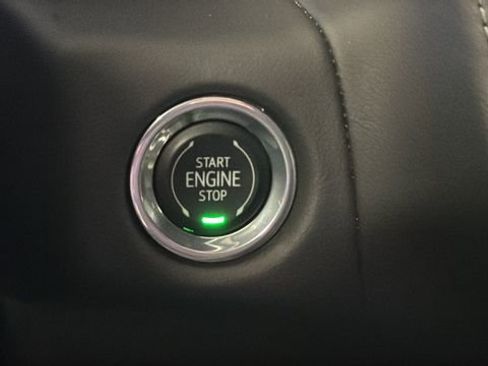 Used 2023 Chevrolet Tahoe Z71 w/ Luxury Package AWD/4WD image 39