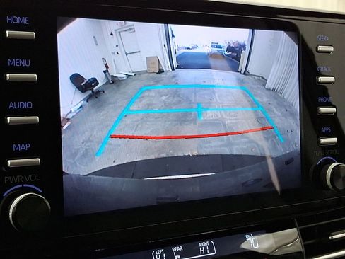 Used 2022 Toyota Sienna XLE image 21