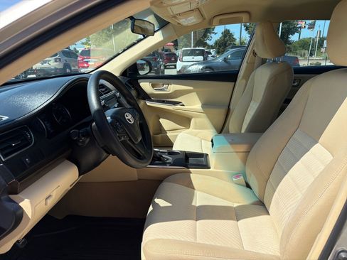 Used 2016 Toyota Camry LE FWD image 9