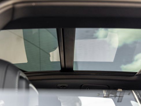 New 2026 Porsche Macan Turbo image 28