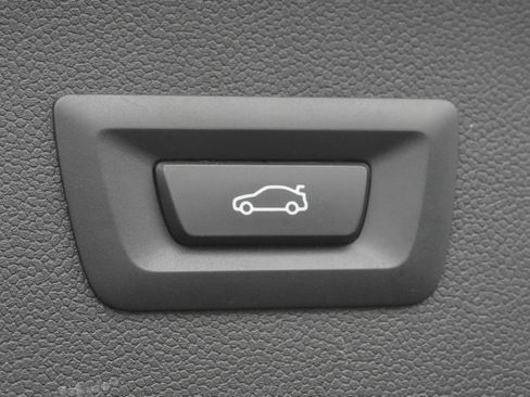 Used 2024 BMW iX xDrive50 w/ Premium Package image 33