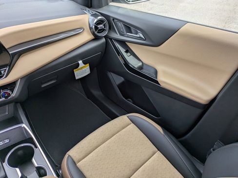New 2026 Chevrolet Equinox ACTIV w/ Convenience Package III FWD image 19