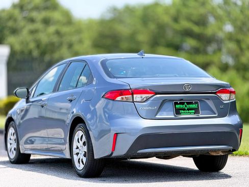 Used 2022 Toyota Corolla LE FWD image 9