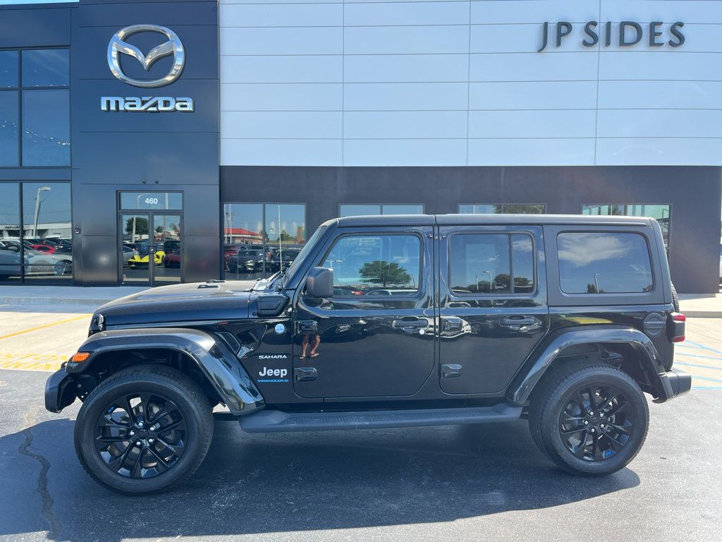 Used 2023 Jeep Wrangler Unlimited Sahara AWD/4WD image 2