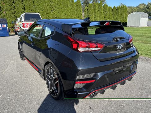 Used 2022 Hyundai Veloster N FWD image 6