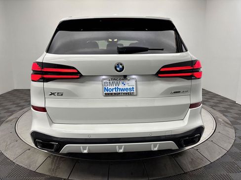 New 2026 BMW X5 xDrive40i w/ M Sport Package AWD/4WD image 15