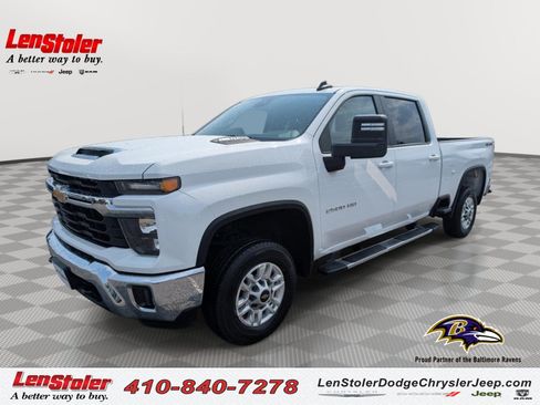 Used 2025 Chevrolet Silverado 2500 LT w/ Convenience Package AWD/4WD image 1