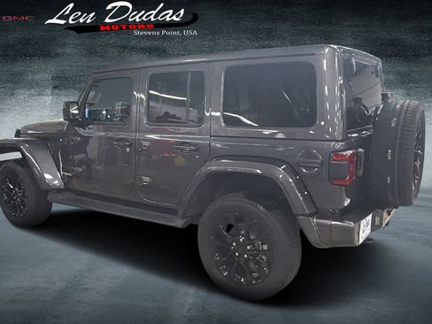 Used 2021 Jeep Wrangler Unlimited Sahara image 3