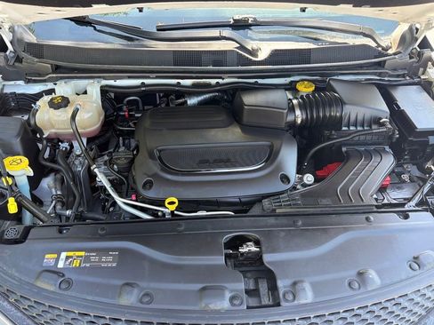 Used 2023 Chrysler Voyager LX FWD image 40