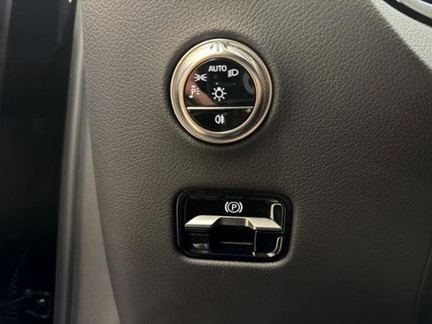 Certified 2025 Mercedes-Benz GLC 300 image 21