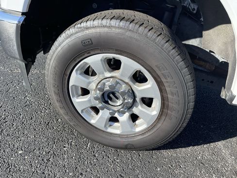 Used 2024 Ford F250 XLT image 31