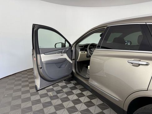 Used 2022 Cadillac XT5 Premium Luxury w/ LPO, Floor Liner Package image 16