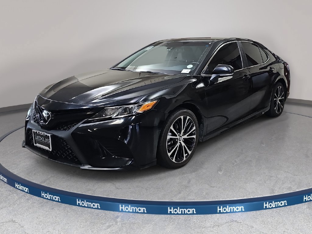 Used 2018 Toyota Camry SE w/ Convenience Package FWD image 1