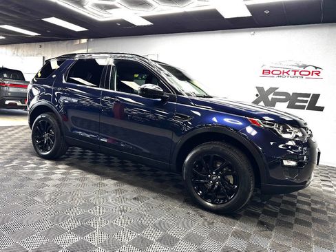 Used 2017 Land Rover Discovery Sport SE image 2
