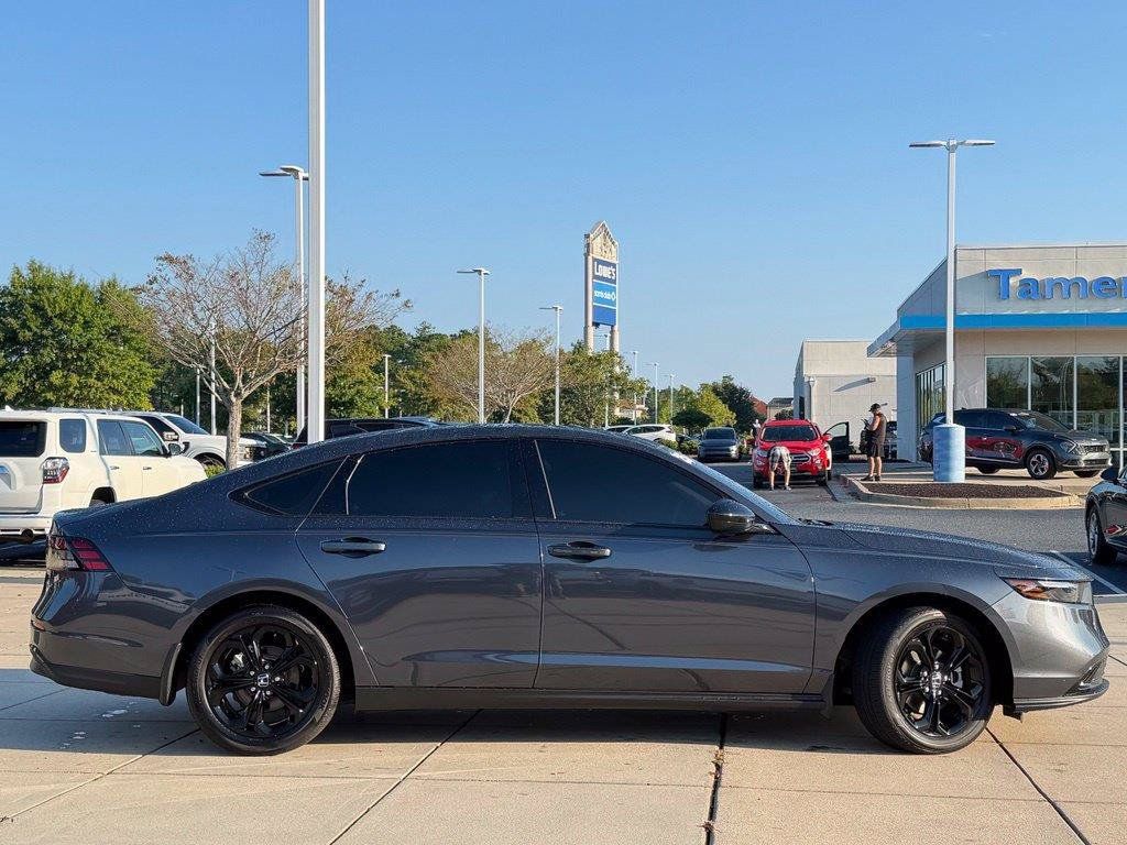 Certified 2025 Honda Accord SE image 4