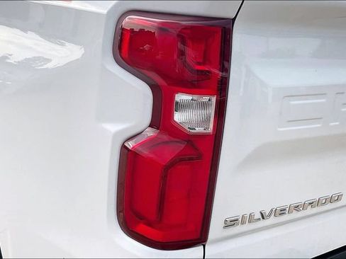 Used 2022 Chevrolet Silverado 1500 LT Trail Boss w/ Safety Package AWD/4WD image 23