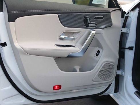 Used 2025 Mercedes-Benz CLA 250 4MATIC image 27