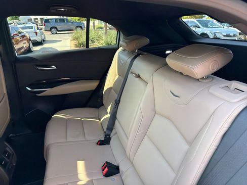 Used 2024 Cadillac XT4 Luxury w/ Cold Weather Package FWD image 37