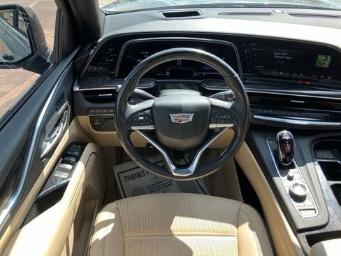Used 2021 Cadillac Escalade Premium Luxury AWD/4WD image 23