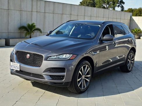 Used 2017 Jaguar F-PACE Prestige image 4