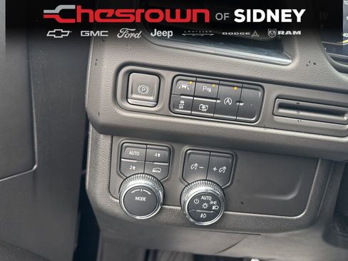 Used 2023 GMC Yukon SLT w/ SLT Luxury Package AWD/4WD image 15