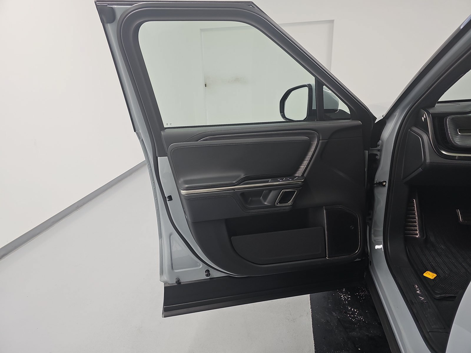 Used 2023 Rivian R1T Adventure Quad AWD/4WD image 16