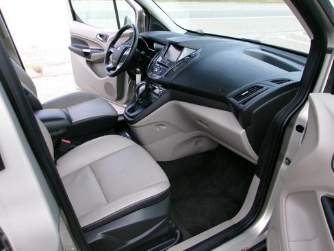Used 2014 Ford Transit Connect Titanium image 11