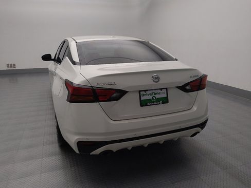 Used 2019 Nissan Altima 2.5 Platinum image 6