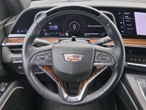 Used 2024 Cadillac Escalade Premium Luxury RWD image 11