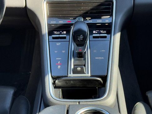 Used 2019 Porsche Panamera 4 image 14