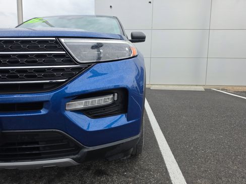 Used 2022 Ford Explorer XLT w/ Equipment Group 202A AWD/4WD image 10