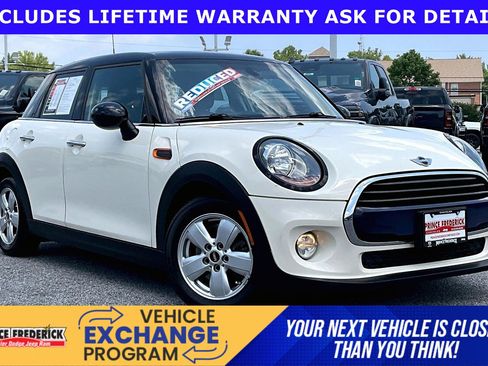 Used 2017 MINI Cooper 4-Door Hardtop FWD image 1