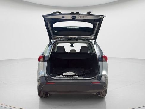 Used 2021 Toyota RAV4 XLE Premium FWD image 9
