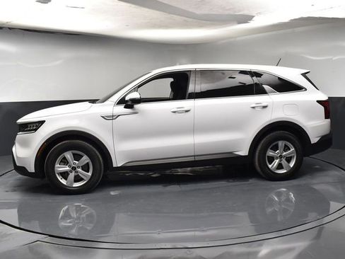 Used 2025 Kia Sorento EX w/ Panoramic Sunroof Package AWD/4WD image 2