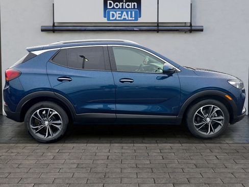 Used 2021 Buick Encore GX Select w/ Advanced Technology Package FWD image 2