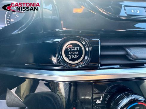 Used 2023 Nissan Pathfinder SL image 29