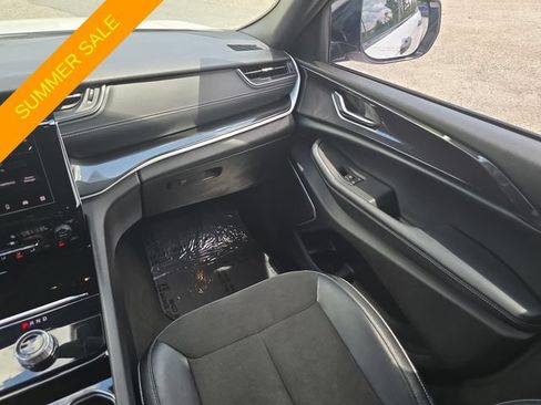 Certified 2022 Jeep Grand Cherokee Altitude AWD/4WD image 12
