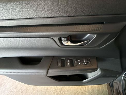 Used 2025 Honda CR-V LX image 15