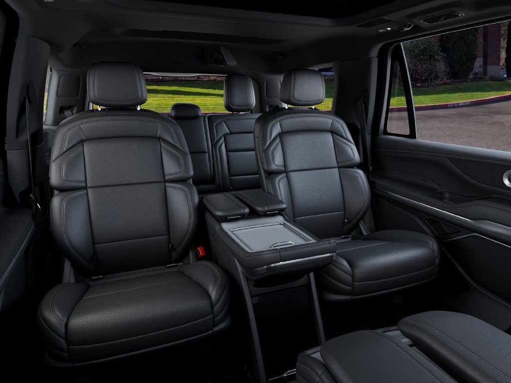 New 2027 Lincoln Navigator Reserve w/ Jet Appearance Package AWD/4WD image 11