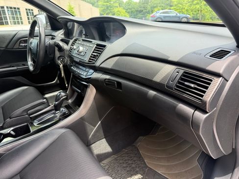 Used 2016 Honda Accord Sport image 24