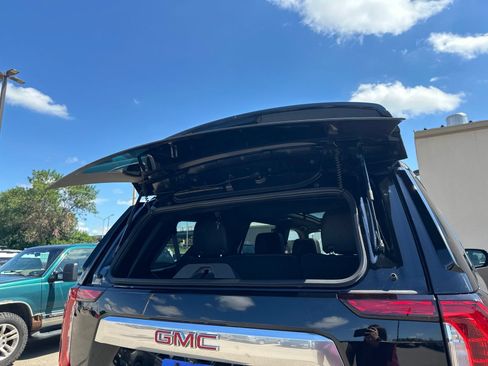 Used 2023 GMC Yukon Denali AWD/4WD image 37
