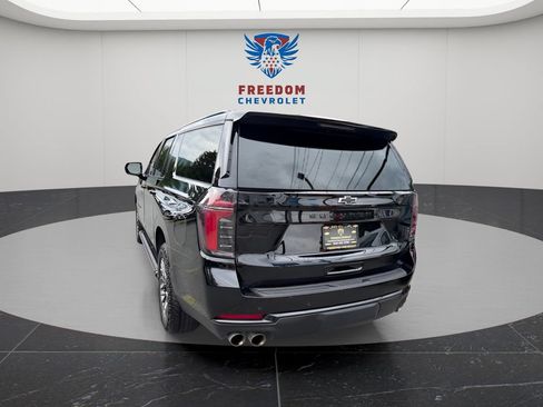 Used 2025 Chevrolet Suburban Z71 AWD/4WD image 5