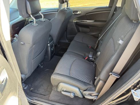 Used 2019 Dodge Journey SE image 10